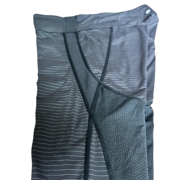Lululemon InStride Crop Leggings Black Pinstripe Mesh Panel Size 12 - Picture 8 of 15
